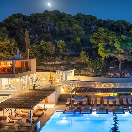 Myzith Luxury Hotell 3*